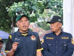 Camat Palabuhanratu Ambil Tindakan Preventif, Tebang Pohon Ketapang Bersama Lintas Sektor